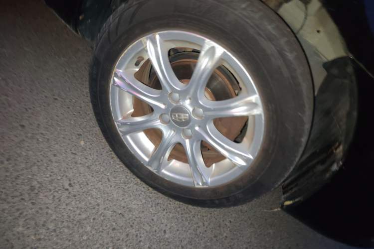 Used Geely Auto Diamond 2016 1.5L Manual Elite Version China IV Standard Right Front Wheel Hub