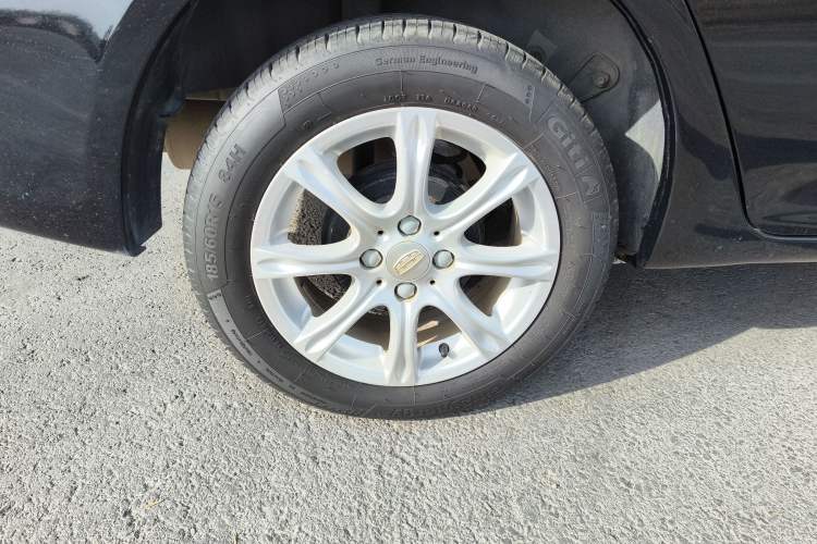 Used Geely Auto Diamond 2016 1.5L Manual Elite Edition Right Rear Wheel Hub