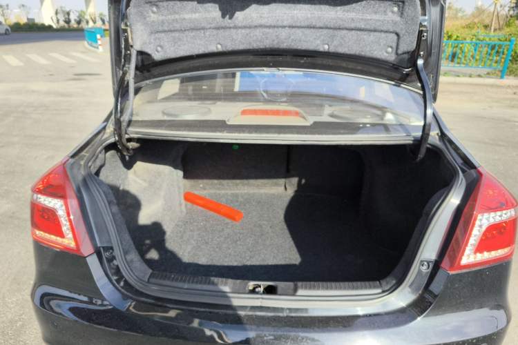 Used Geely Auto Diamond 2016 1.5L Manual Elite Edition Trunk