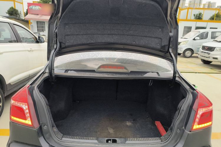 Used Geely Auto Diamond 2016 1.5L Manual Entry-Level Trim Trunk