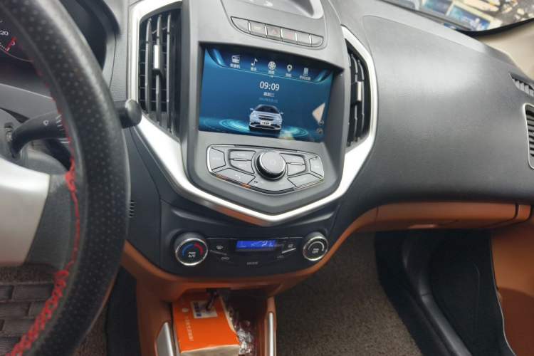 Used Geely Auto Diamond 2016 1.5L Manual Entry-Level Trim Audio And AC Panel