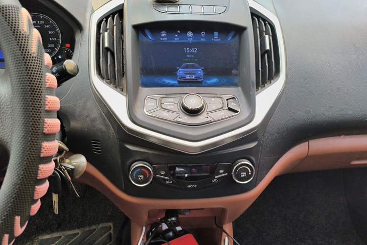 Used Geely Auto Diamond 2016 1.5L Manual Elite Edition Audio And AC Panel