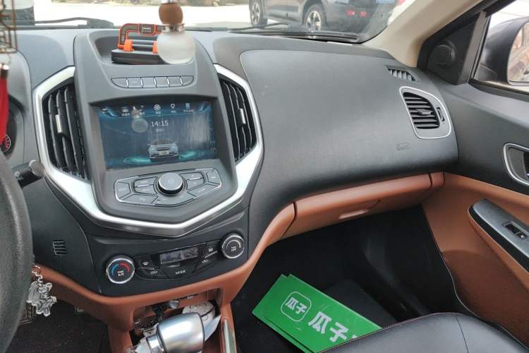 Used Geely Auto Diamond 2016 1.5L Automatic Luxury Version Audio And AC Panel
