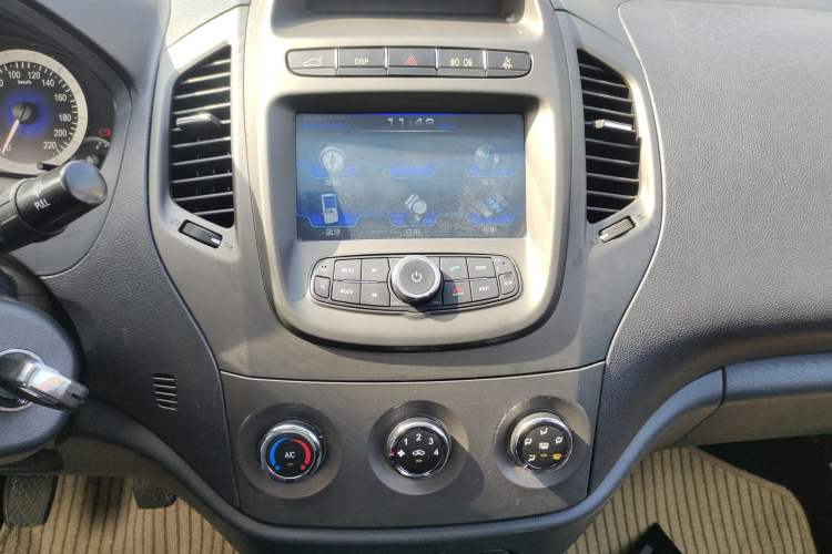Used Geely Auto Diamond 2016 1.5L Manual Elite Edition Audio And AC Panel