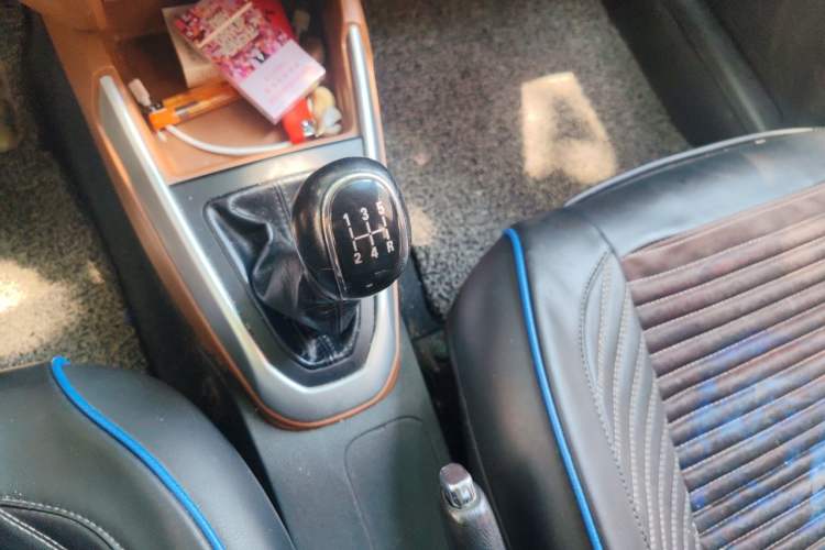 Used Geely Auto Diamond 2016 1.5L Manual Entry-Level Trim Gear Lever