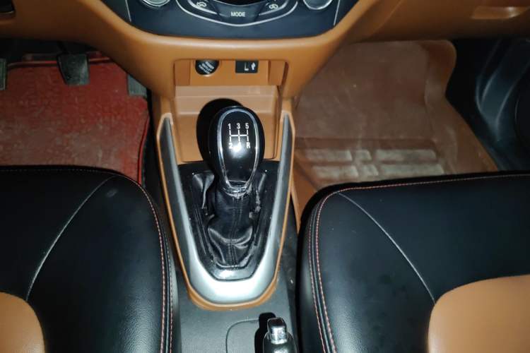 Used Geely Auto Diamond 2016 1.5L Manual Entry-Level Trim Gear Lever