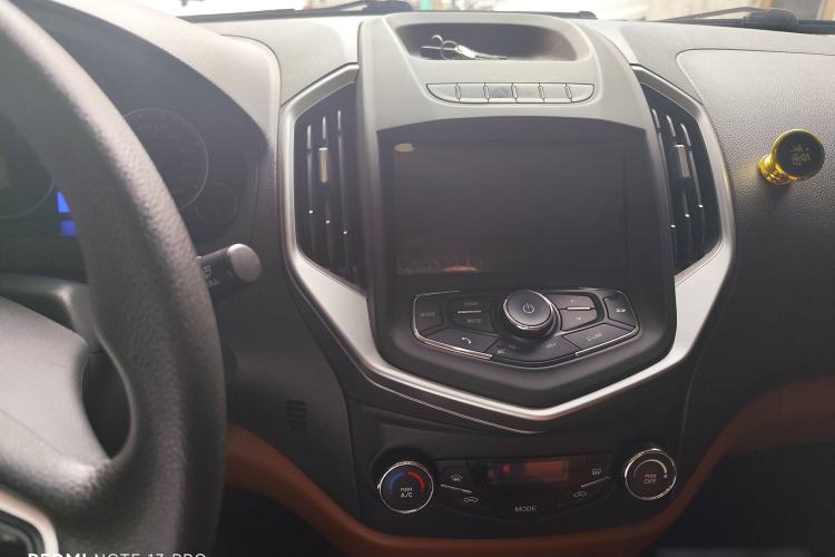 Used Geely Auto Diamond 2016 1.5L Manual Elite Edition Interior 2