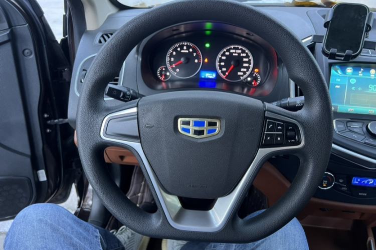 Used Geely Auto Diamond 2016 1.5L Manual Elite Edition Interior 2