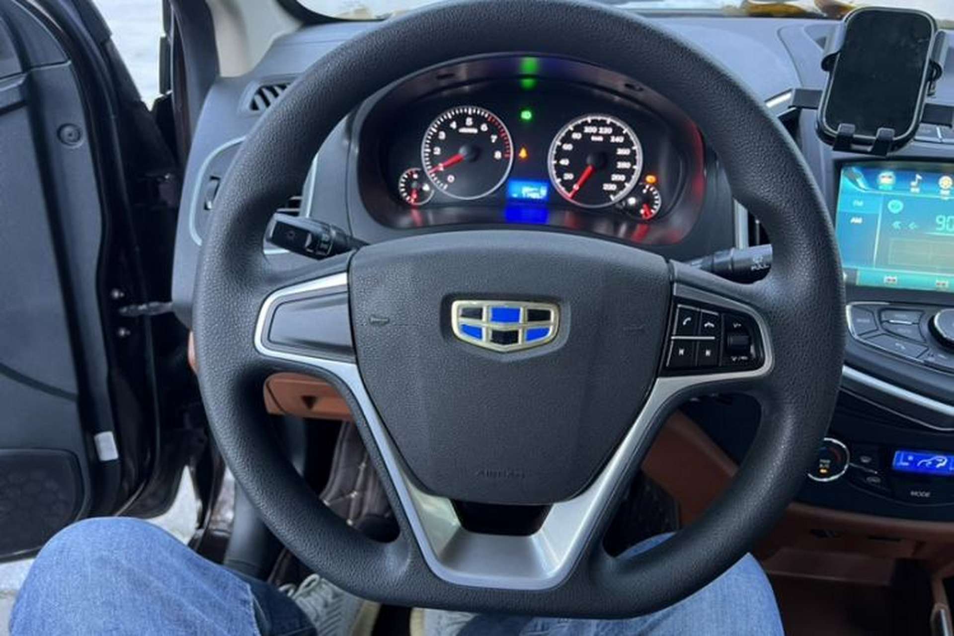 Used Geely Auto Diamond 2016 1.5L Manual Elite Edition Interior 2