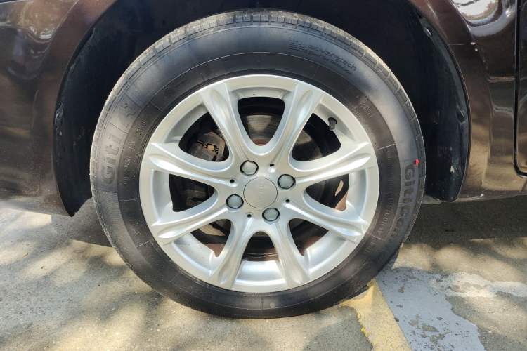 Used Geely Auto Diamond 2016 1.5L Manual Elite Edition Left Front Wheel Hub