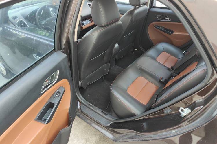 Used Geely Auto Diamond 2016 1.5L Automatic Luxury Version Left Rear Seat