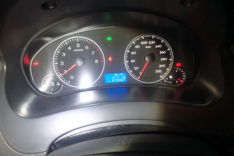 Used Geely Auto Diamond 2016 1.5L Manual Elite Edition Odometer Close Up