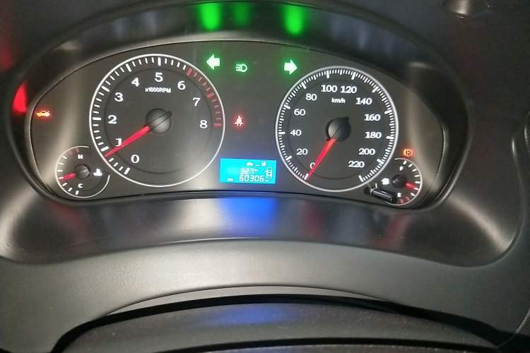 Used Geely Auto Diamond 2016 1.5L Manual Elite Edition Odometer Close Up
