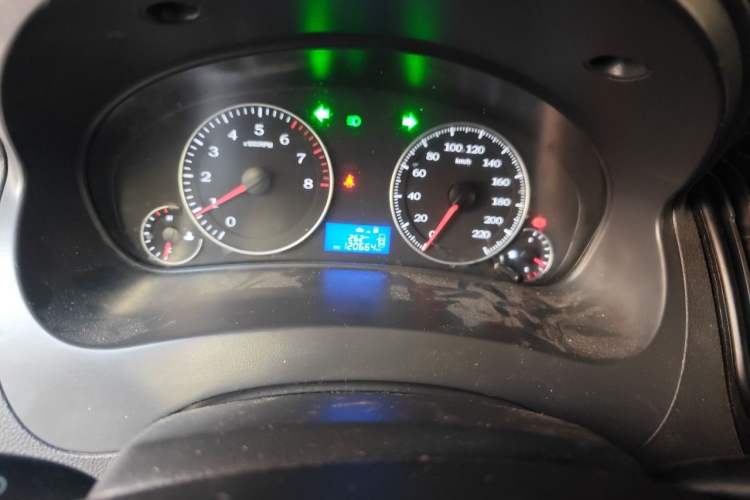 Used Geely Auto Diamond 2016 1.5L Manual Elite Edition Odometer Close Up