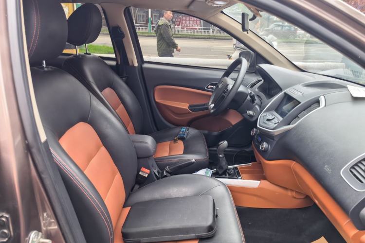 Used Geely Auto Diamond 2016 1.5L Manual Elite Edition Right Front Seat