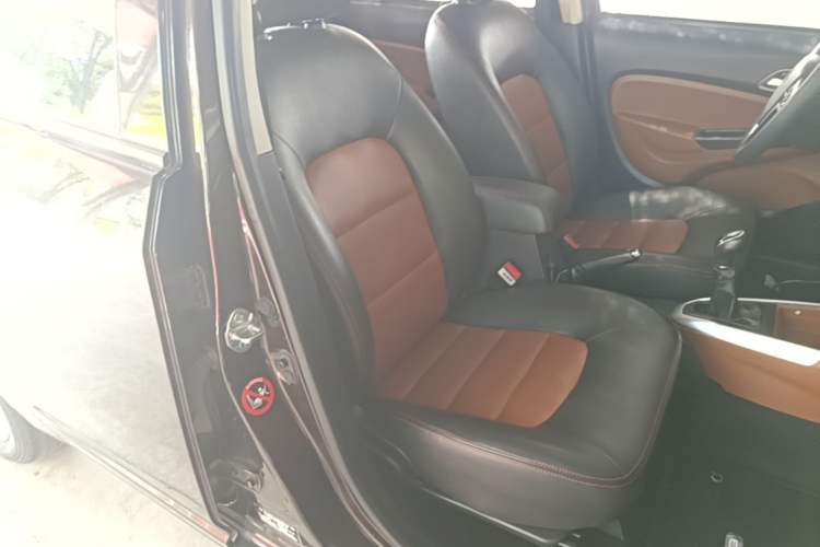 Used Geely Auto Diamond 2016 1.5L Manual Elite Edition Right Front Seat