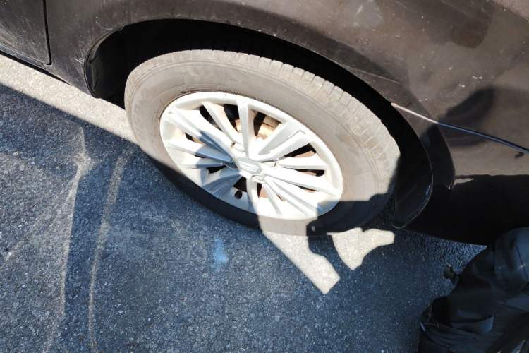 Used Geely Auto Diamond 2016 1.5L Manual Elite Edition Right Front Wheel Hub