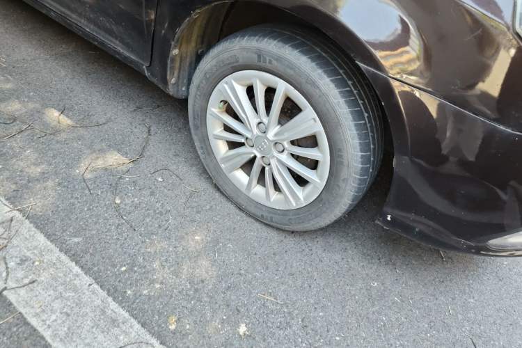 Used Geely Auto Diamond 2016 1.5L Manual Elite Edition Right Front Wheel Hub