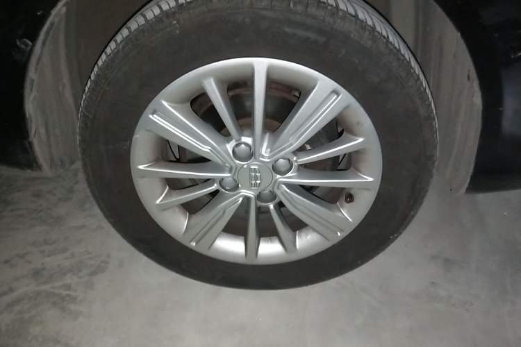 Used Geely Auto Diamond 2016 1.5L Manual Elite Edition Right Front Wheel Hub