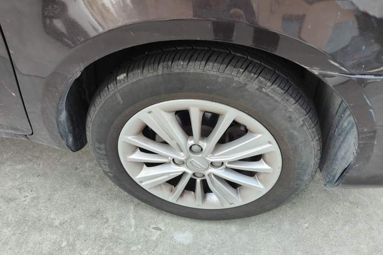 Used Geely Auto Diamond 2016 1.5L Automatic Luxury Version Right Front Wheel Hub