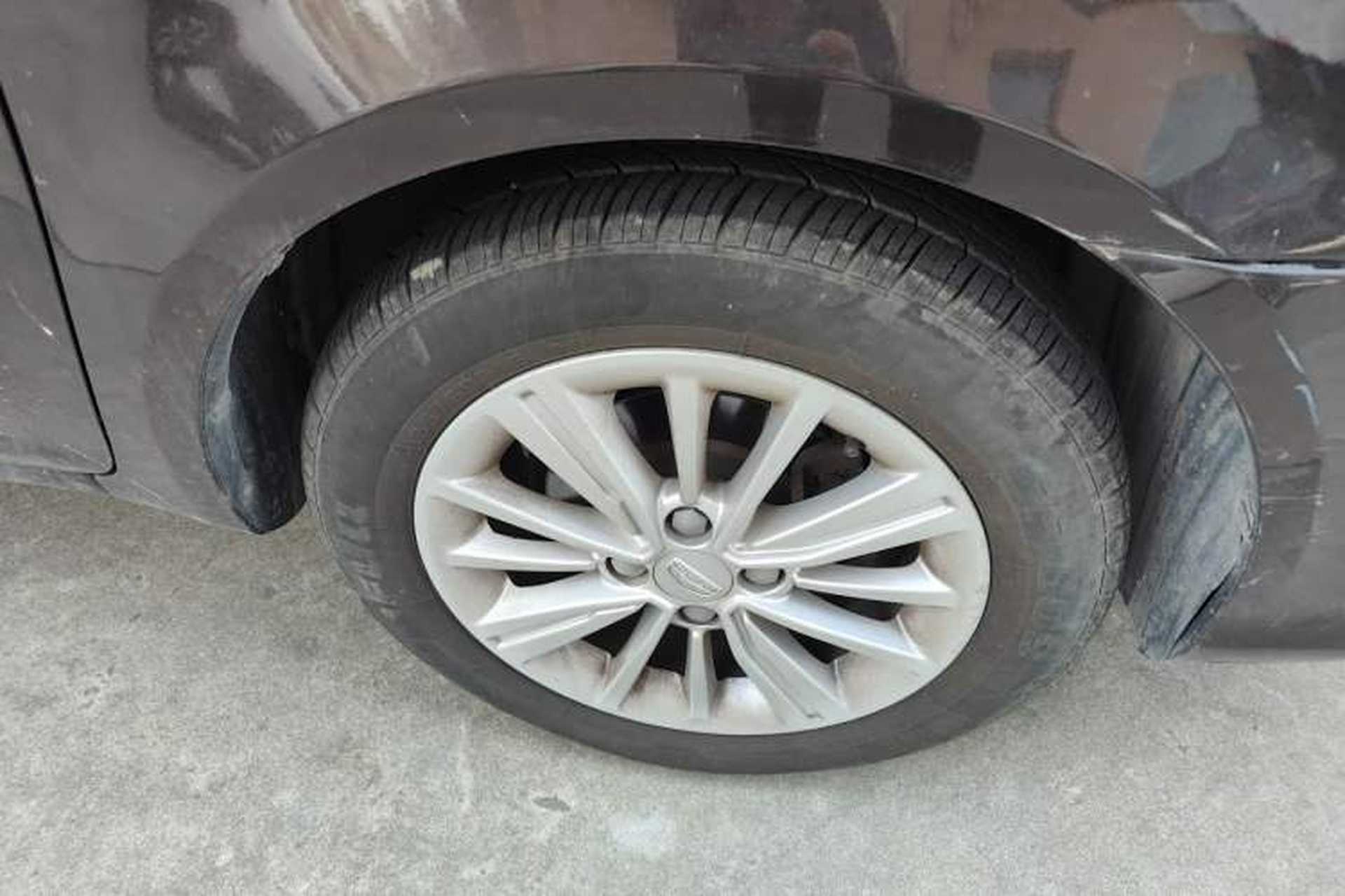 Used Geely Auto Diamond 2016 1.5L Automatic Luxury Version Right Front Wheel Hub