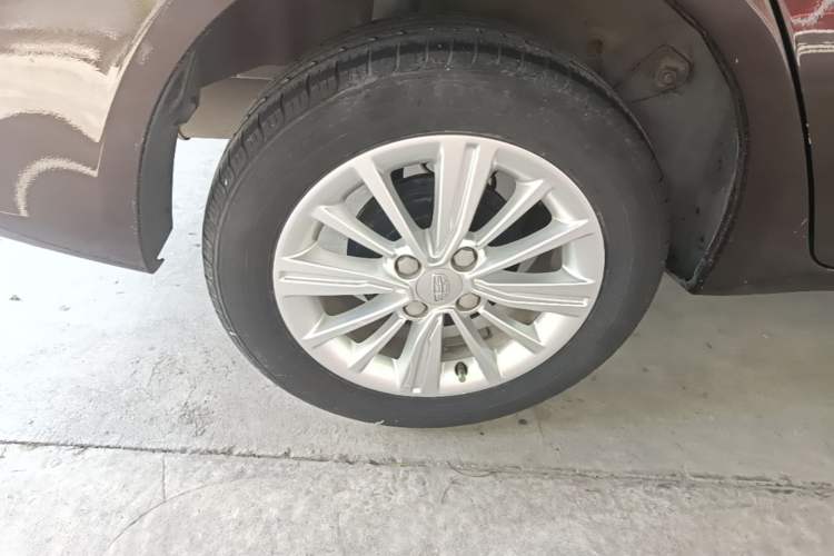 Used Geely Auto Diamond 2016 1.5L Manual Elite Edition Right Rear Wheel Hub