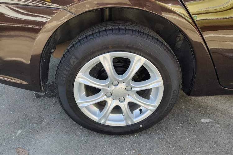 Used Geely Auto Diamond 2016 1.5L Manual Elite Edition Right Rear Wheel Hub