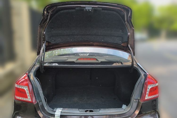 Used Geely Auto Diamond 2016 1.5L Manual Elite Edition Trunk