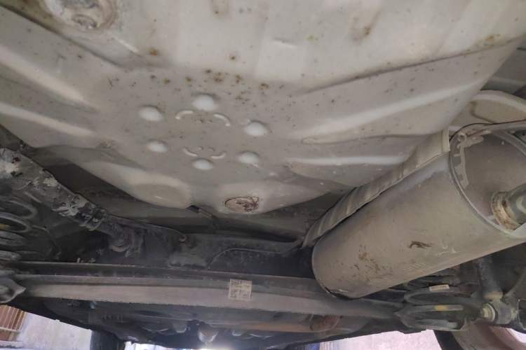 Used Geely Auto Diamond 2016 1.5L Manual Entry-Level Model China IV Standard Chassis Rear