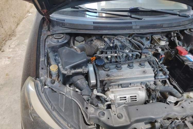 Used Geely Auto Diamond 2016 1.5L Manual Entry-Level Model China IV Standard Engine Bay Right