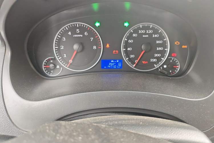 Used Geely Auto Diamond 2016 1.5L Manual Entry-Level Model China IV Standard Odometer Close Up