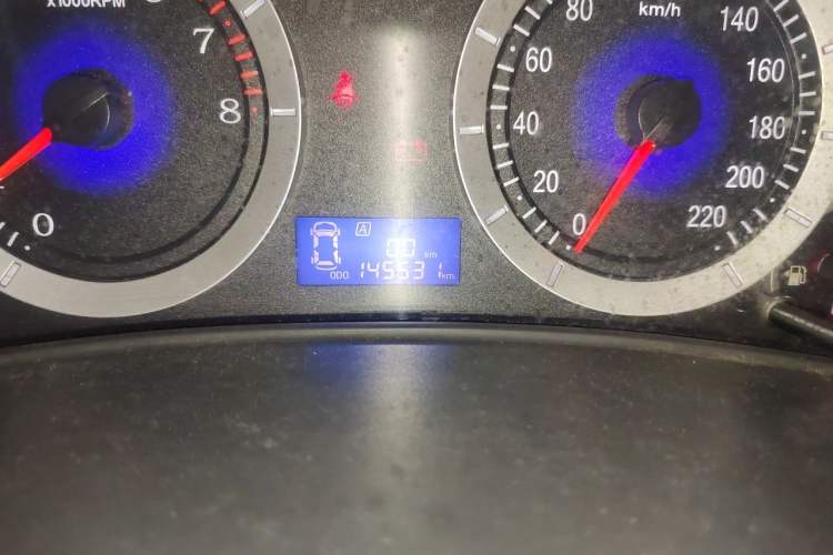 Used Geely Auto Diamond 2016 1.5L Manual Entry-Level Model China IV Standard Odometer Close Up