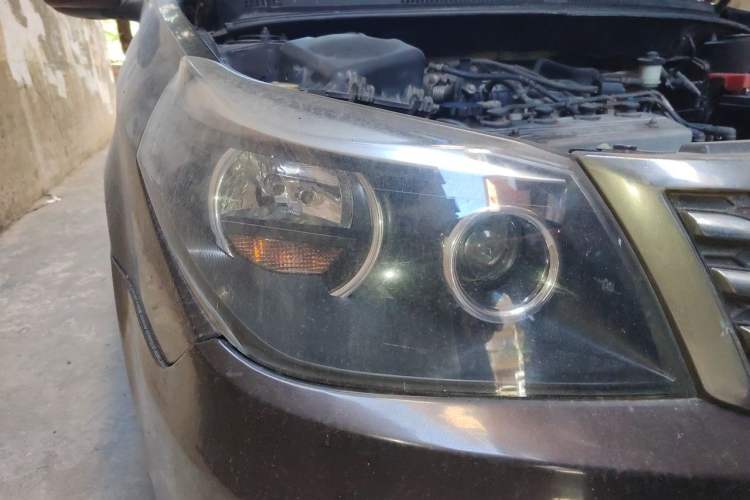 Used Geely Auto Diamond 2016 1.5L Manual Entry-Level Model China IV Standard Right Front Headlight