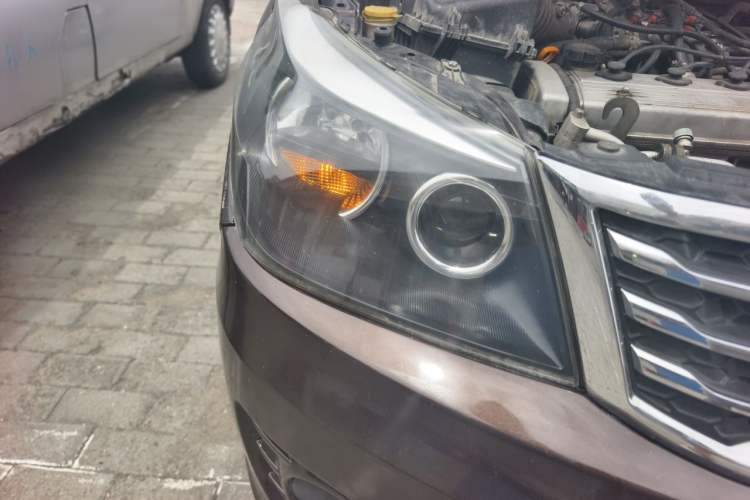 Used Geely Auto Diamond 2016 1.5L Manual Entry-Level Model China IV Standard Right Front Headlight