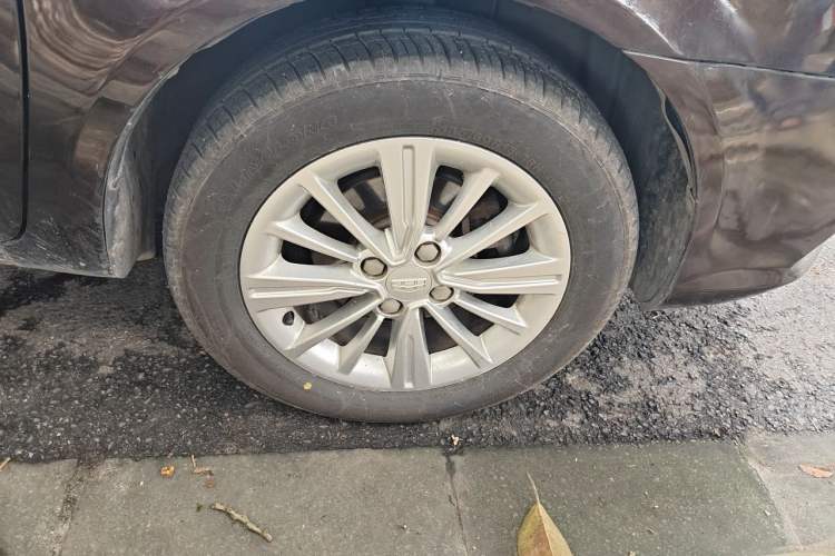 Used Geely Auto Diamond 2016 1.5L Manual Elite Edition Right Front Wheel Hub
