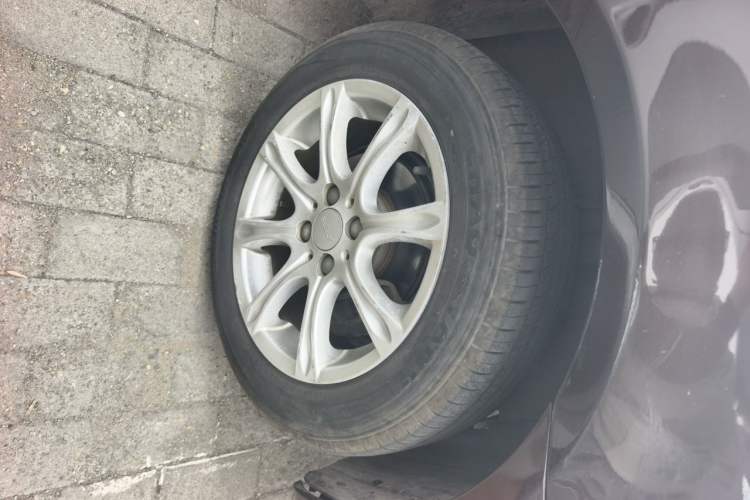 Used Geely Auto Diamond 2016 1.5L Manual Entry-Level Model China IV Standard Right Front Wheel Hub