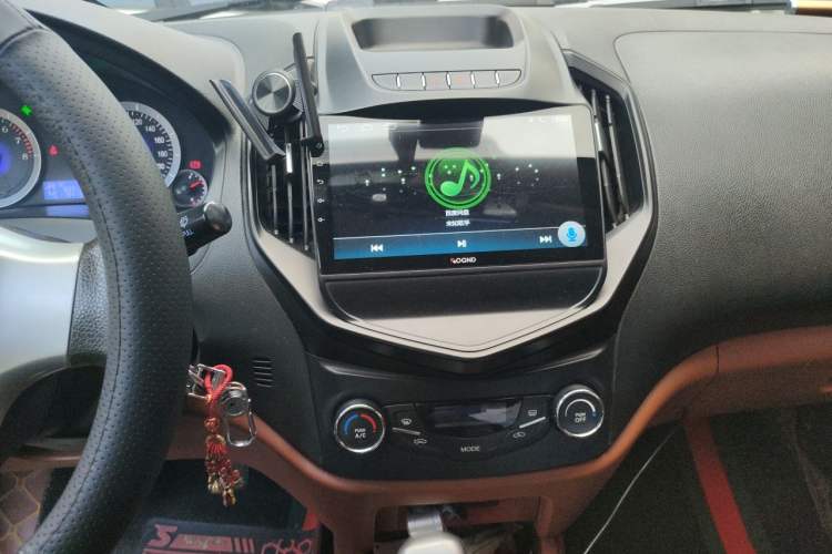Used Geely Auto Diamond 2016 1.5L Manual Entry-Level Model China IV Standard Audio And AC Panel