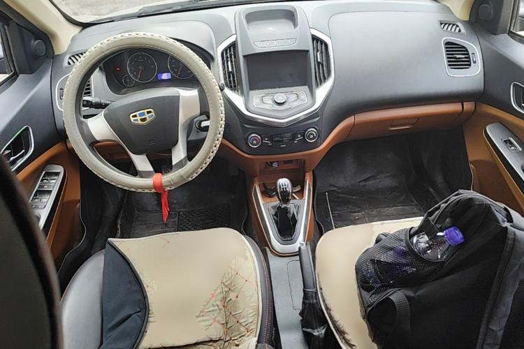 Used Geely Auto Diamond 2016 1.5L Manual Entry-Level Trim Center Console