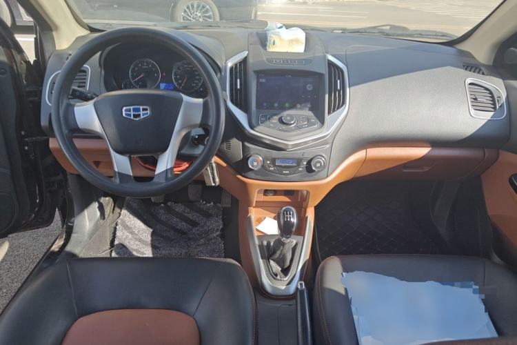 Used Geely Auto Diamond 2016 1.5L Manual Entry-Level Model China IV Standard Center Console