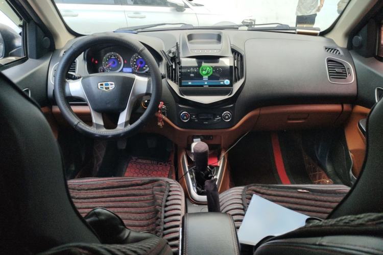 Used Geely Auto Diamond 2016 1.5L Manual Entry-Level Model China IV Standard Center Console