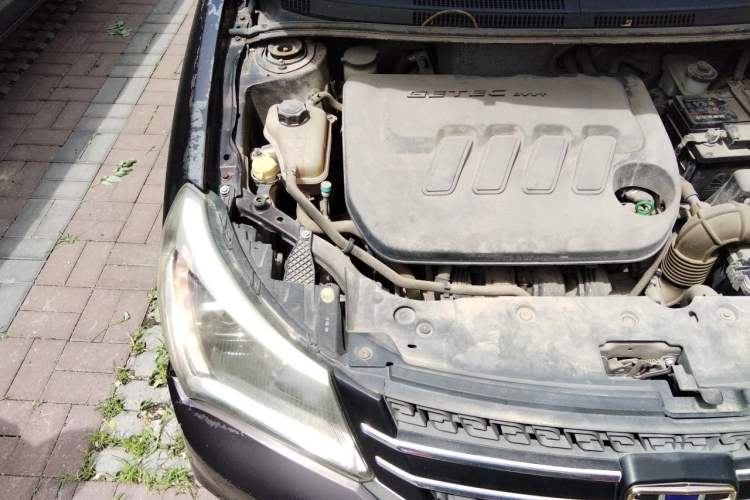 Used Geely Auto Diamond 2016 1.5L Manual Elite Edition Engine Bay Right