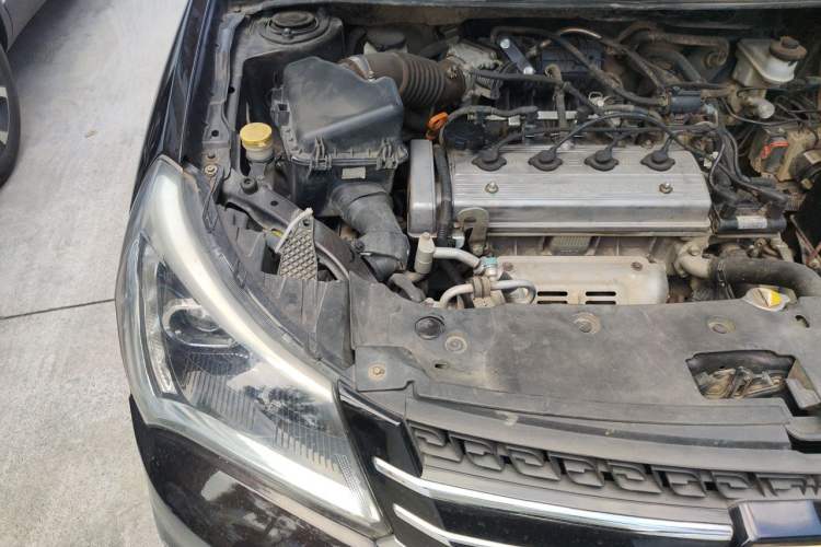 Used Geely Auto Diamond 2016 1.5L Manual Entry-Level Model China IV Standard Engine Bay Right