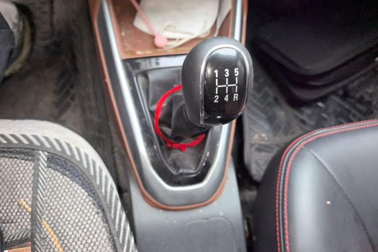 Used Geely Auto Diamond 2016 1.5L Manual Elite Edition Gear Lever