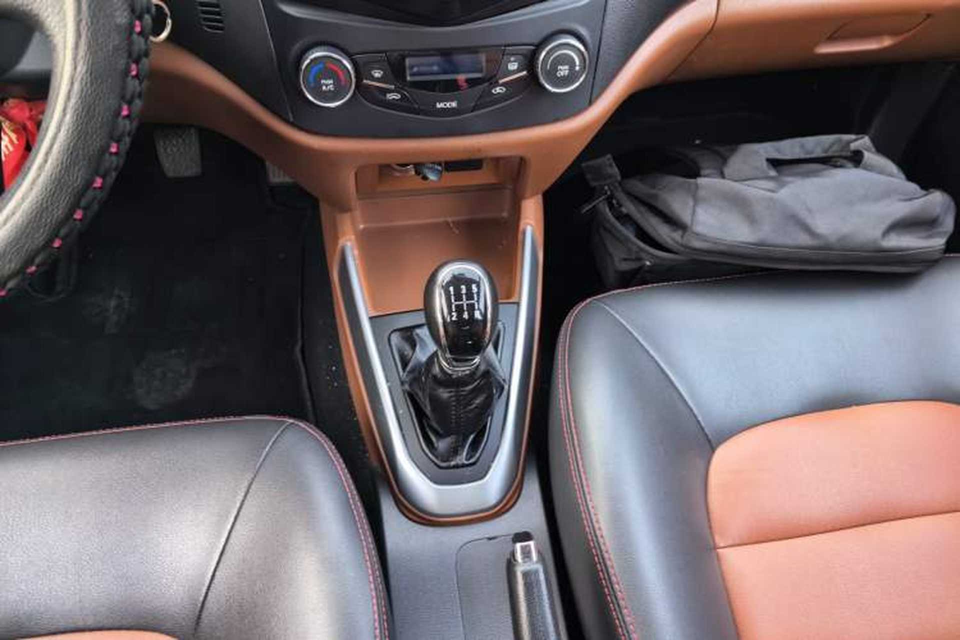 Used Geely Auto Diamond 2016 1.5L Manual Elite Edition Gear Lever