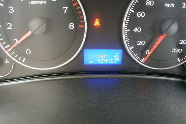 Used Geely Auto Diamond 2016 1.5L Manual Entry-Level Trim Odometer Close Up