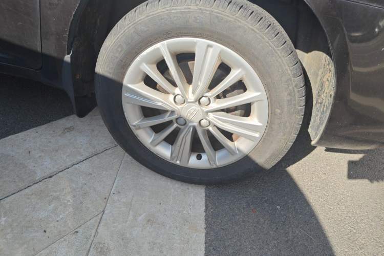 Used Geely Auto Diamond 2016 1.5L Manual Entry-Level Model China IV Standard Right Front Wheel Hub