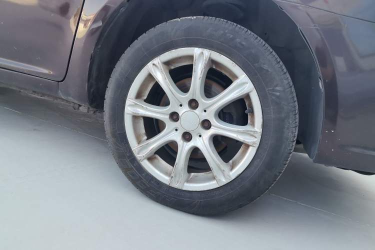 Used Geely Auto Diamond 2016 1.5L Manual Elite Version China IV Standard Right Front Wheel Hub