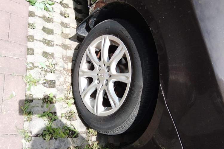 Used Geely Auto Diamond 2016 1.5L Manual Elite Edition Right Front Wheel Hub