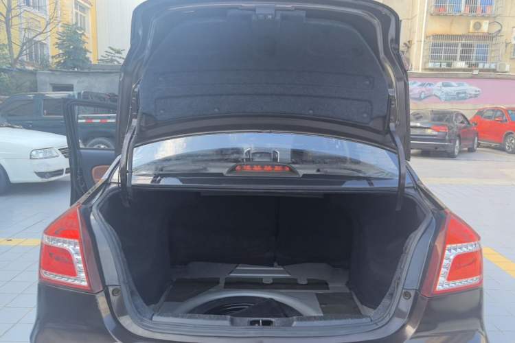 Used Geely Auto Diamond 2016 1.5L Manual Entry-Level Trim Trunk