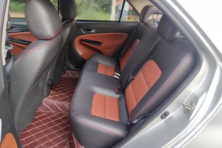 Used Geely Auto Diamond 2016 1.5L Manual Elite Edition Interior 5